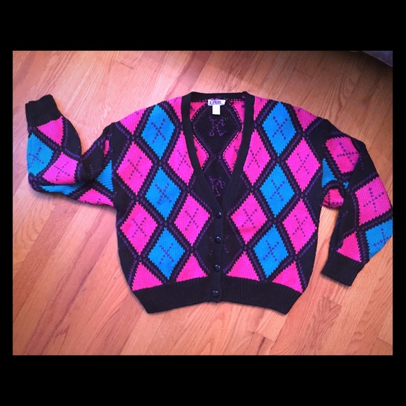 Vintage Over-Sized Argyle Pattern Cardigan Sweater - Picture 2 of 8
